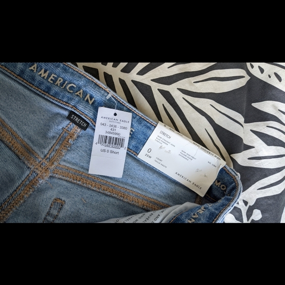 BNWT American eagle mom jeans - Picture 2 of 5